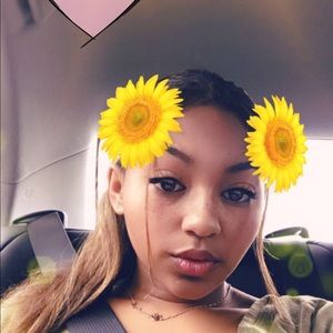 Meet your Posher, April